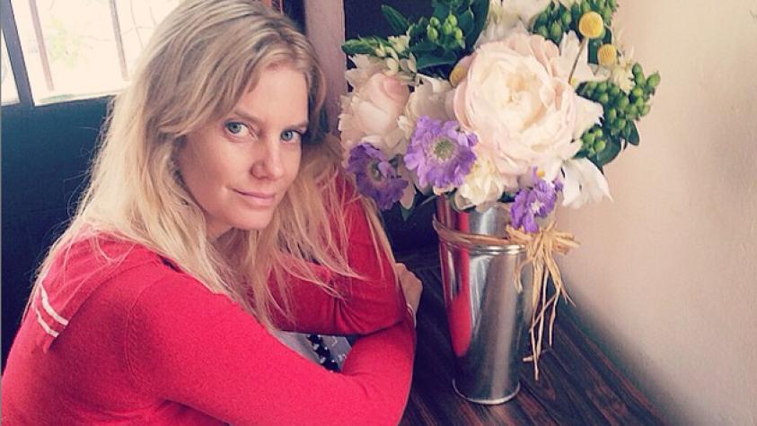 Javiera Acevedo vive momento gourmet en bikini