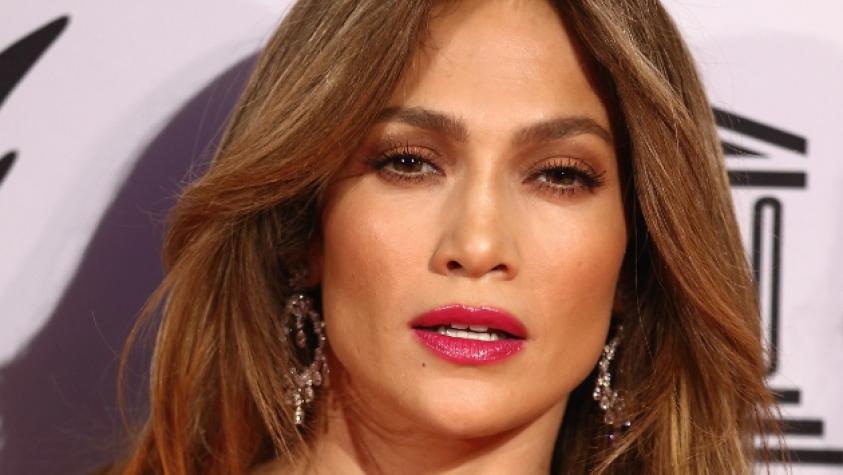 Novio de Jennifer López es vinculado a dos travestis