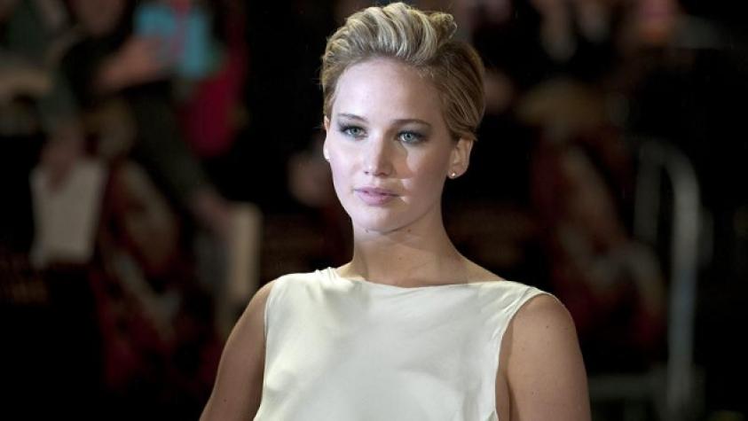 Mujer se opera para ser igual a Jennifer Lawrence