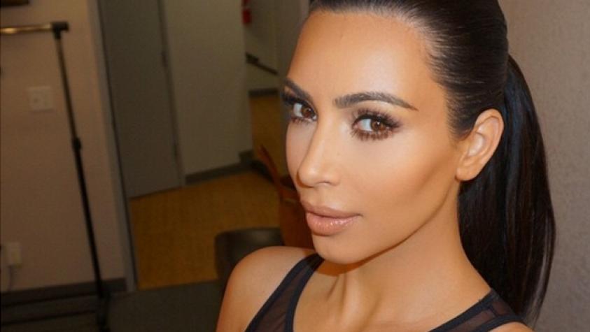 Conoce la portada del libro de selfies de Kim Kardashian