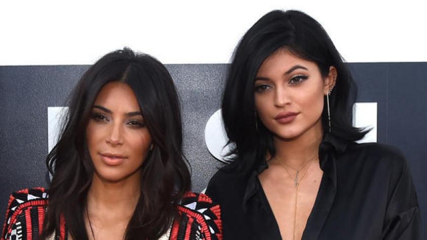 Foto evidencia innegable parecido físico entre Kylie Jenner y Kim Kardashian