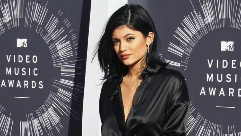 El romance ilegal de Kylie Jenner