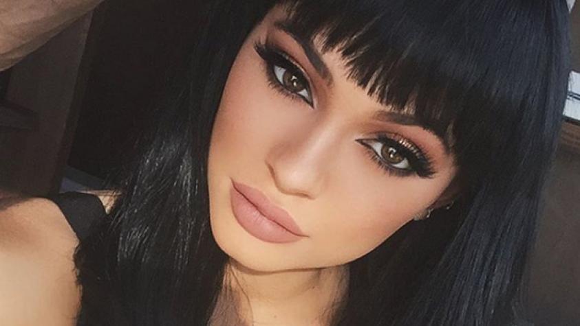 Foto de Kylie Jenner en los VMA’s evidencia notoria celulitis en sus muslos