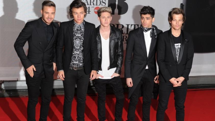 Uno de los One Direction subió foto desnudo a Twitter