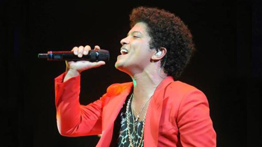 ¡Bruno Mars y los Red Hot Chili Peppers compartirían escenario!