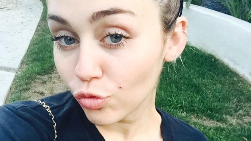 Spot saca el lado más bello y sensual de Miley Cyrus