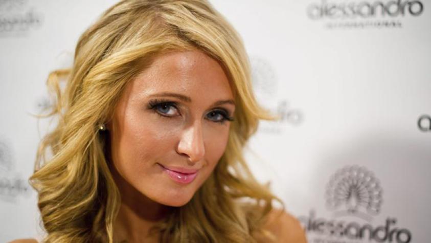 Paris Hilton impacta con atrevida selfie