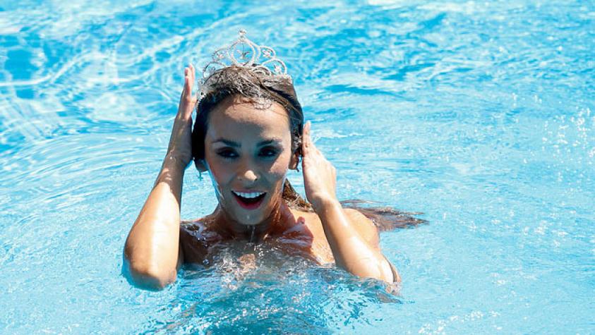 ¡Espectacular! Mira el elegante piscinazo de Jhendelyn