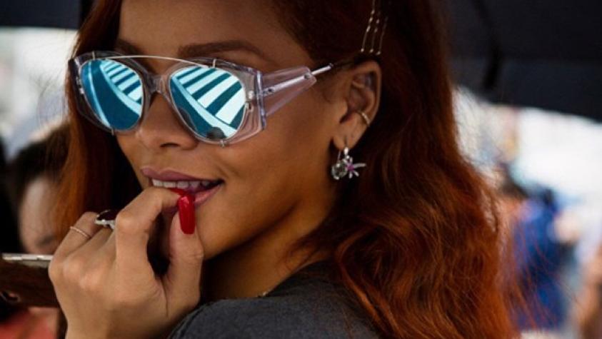 Rihanna usa un pañuelo en vez de bikini