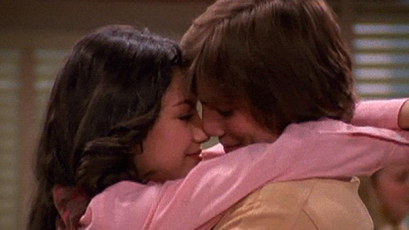 Estas celebridades dieron su primer beso ¡En pantalla!