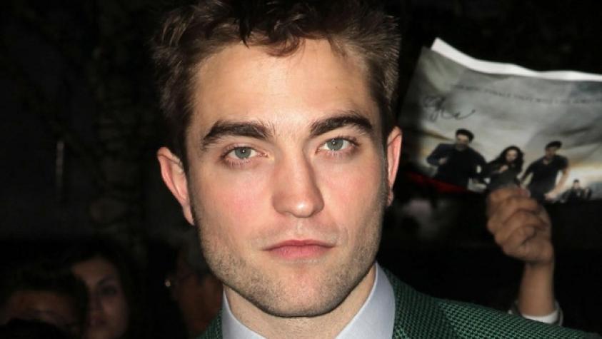 Olvidó a Kristen: ¡Robert Pattinson se besó con otra!