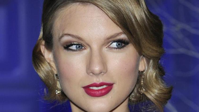 Taylor presta ayuda a fan para que pueda ir a la universidad