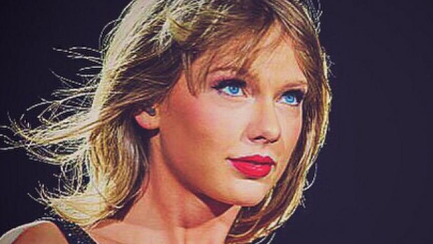 Taylor Swift sube al escenario a Kendall Jenner