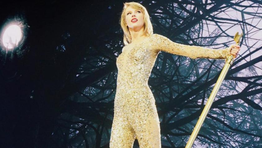 Taylor Swift pasó susto luego que un fanático quisiera tocarle la pierna en concierto