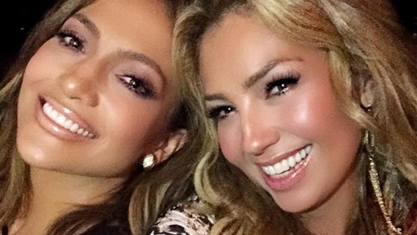 Thalía muestra increíble figura en foto casual