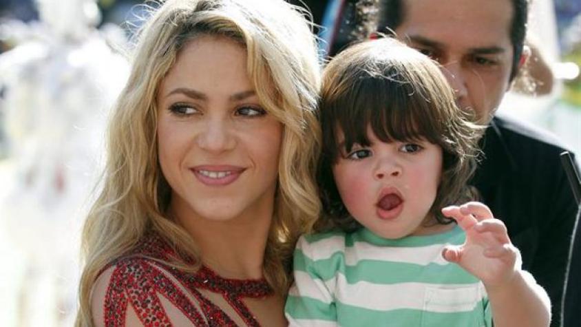 Con solo dos años de edad, Milan se luce leyendo para Shakira