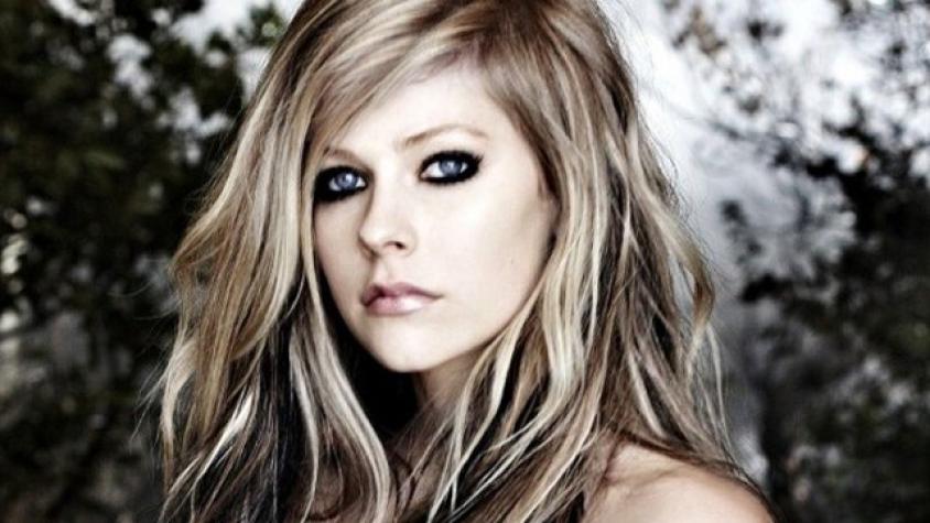 Insólita teoría afirma que Avril Lavigne está muerta y fue reemplazada