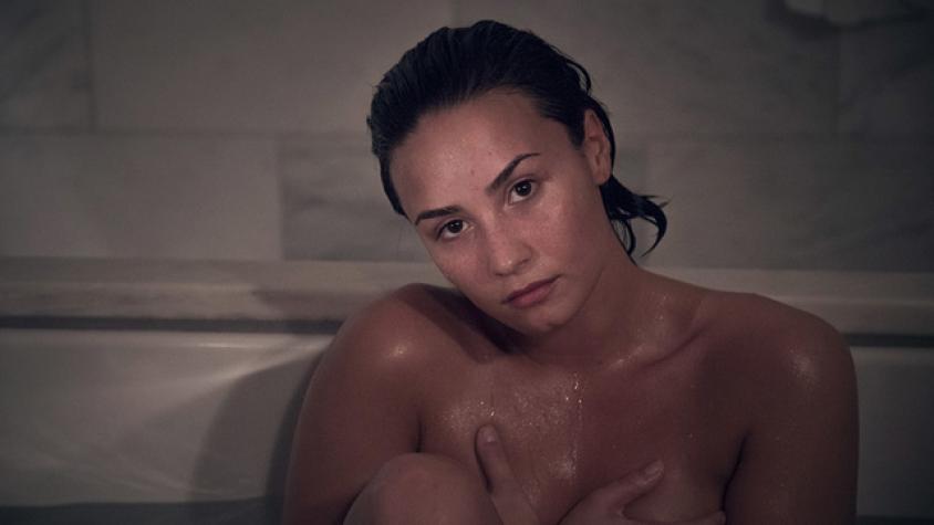Demi Lovato posó desnuda y sin maquillaje para Vanity Fair