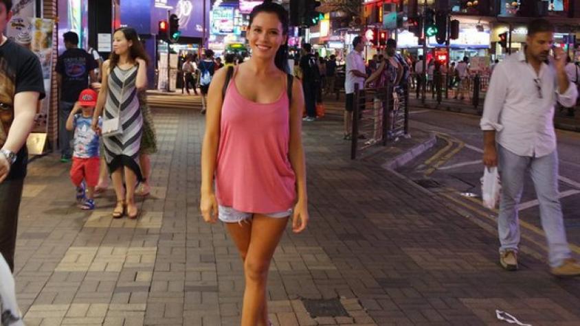 Con “side boob” Angie Alvarado muestra sus jeans preferidos