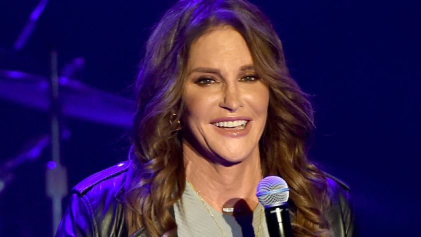 El viento hizo que Caitlyn Jenner dejara a la luz sus extensiones