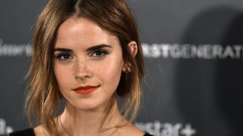 Emma Watson se saca foto con mini "Harry Potter"