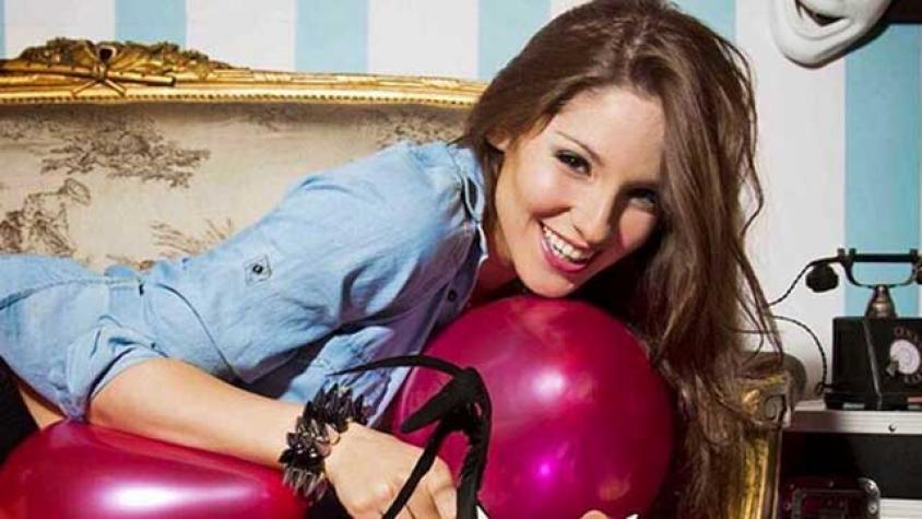 Kel Calderón comparte foto recién levantada