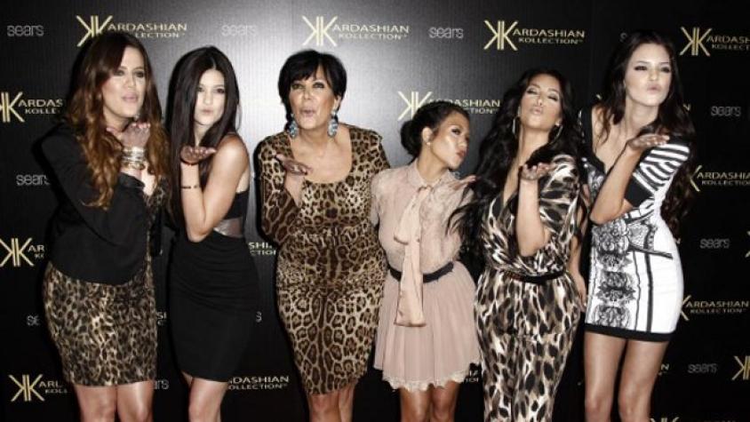 Cosmopolitan juntó a todo el clan Kardashian en portada