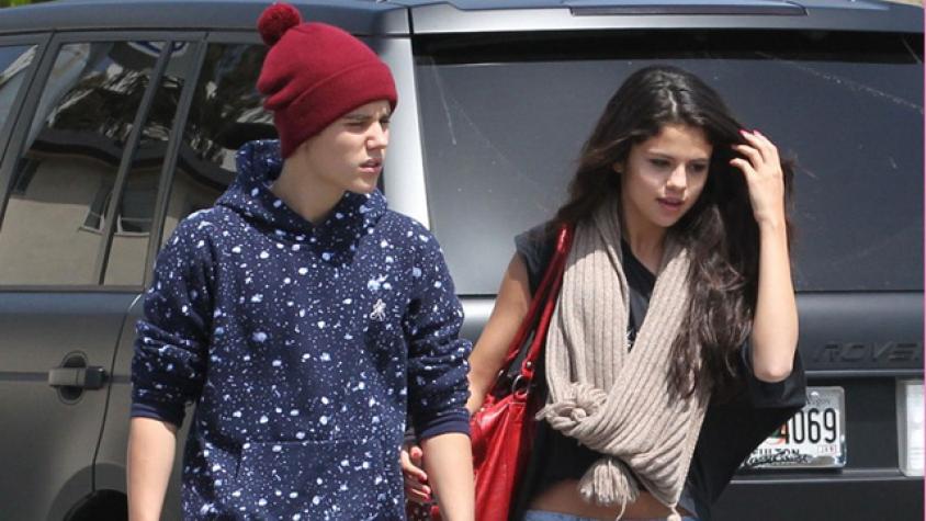 Captan a Selena Gomez y Justin Bieber bailando y besándose