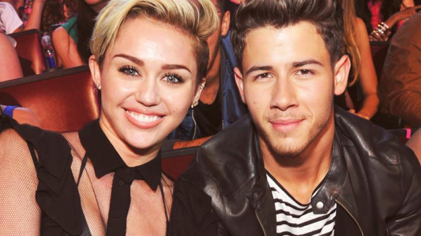 Nick Jonas sube foto del pasado con Miley Cyrus