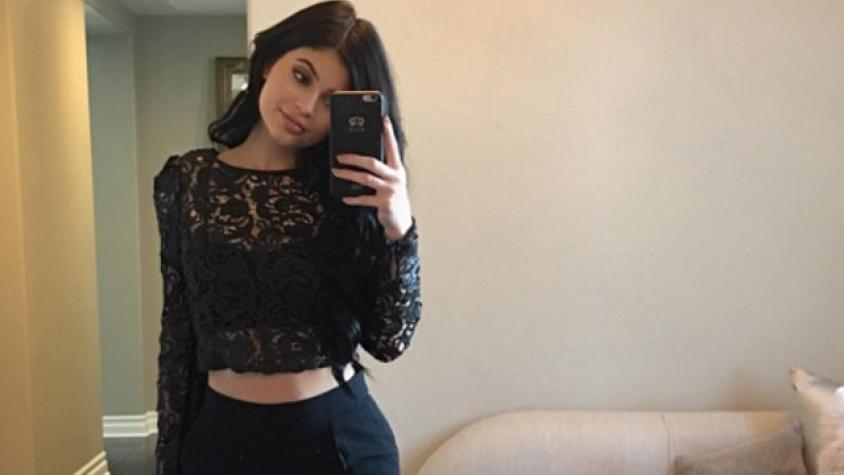 Kylie Jenner debuta con sesión en Vogue Magazine junto a la otra Hadid