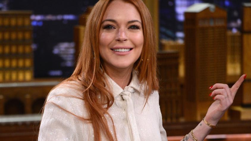 Lindsay Lohan se deja ver desnuda y con un hombre misterioso