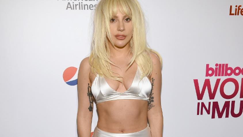 “V Magazine” sacó de portada selfie “post intimidad” de Lady Gaga