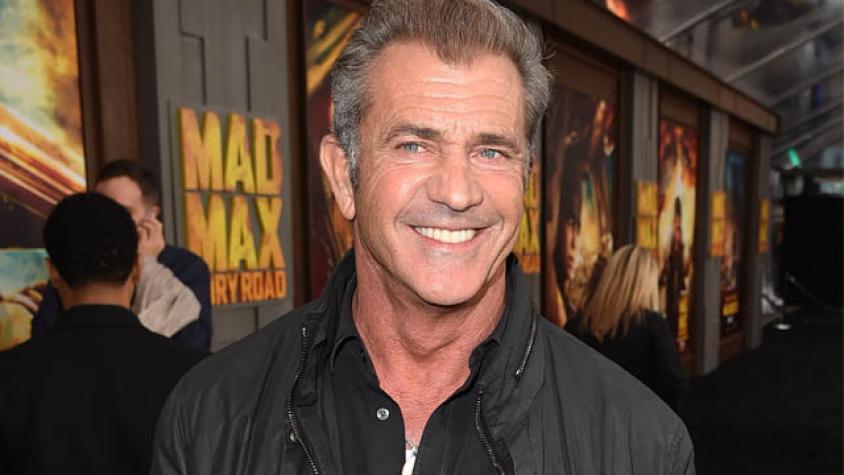 Mel Gibson llegó a fiesta post Golden Globes con polola 35 años menor