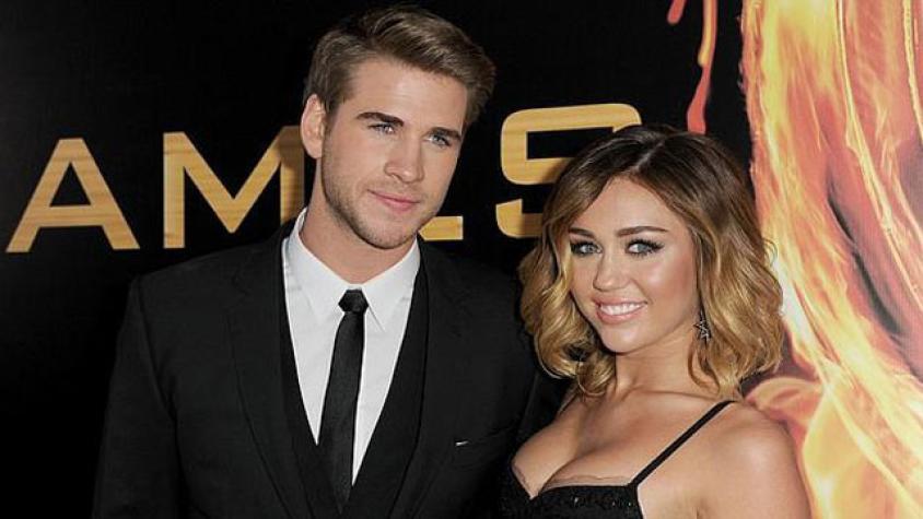 Miley Cyrus aparece con anillo de compromiso