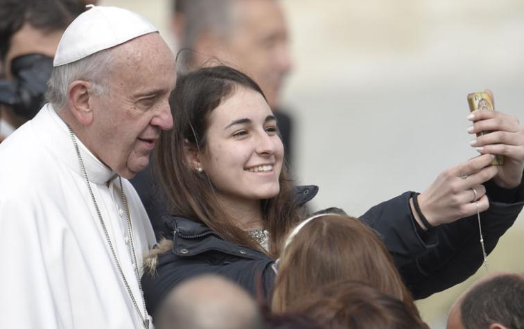 El papa abre una cuenta de Instagram