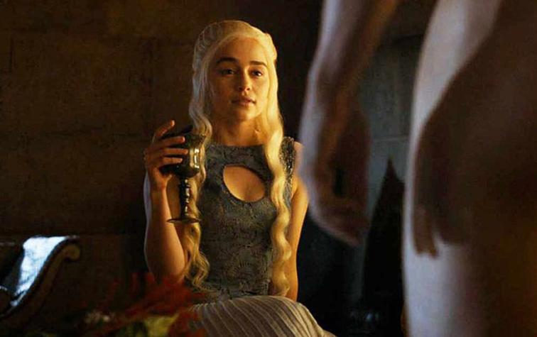 Emilia Clarke habló sobre los cuerpos de sus compañeros de “Game of Thrones”