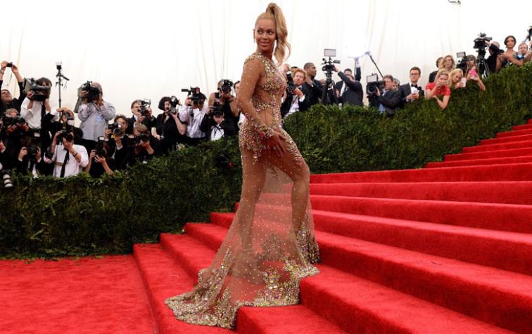 Esto es lo que usan las celebridades bajo los vestidos más destapados