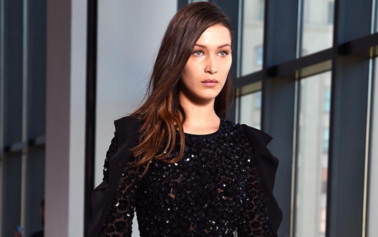 Bella Hadid sufre fea caída durante desfile en el New York Fashion Week