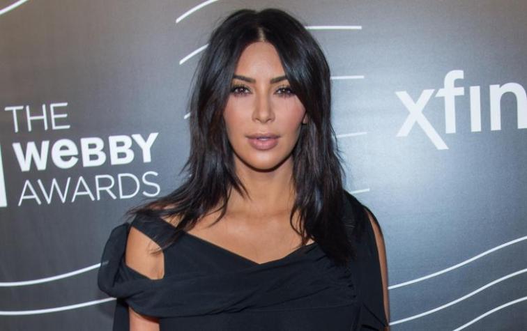 El osado video al natural de Kim Kardashian para callar las críticas por sus fotos en bikini y sin Photoshop