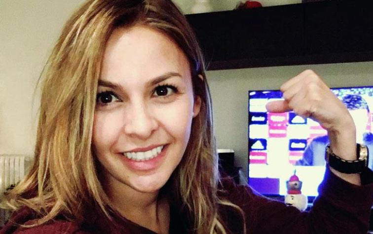 Carla Pardo muestra sus calugas en merecidas vacaciones con Claudio Bravo