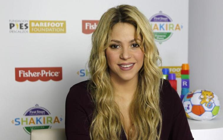 Shakira revoluciona las redes sociales con baño de medianoche
