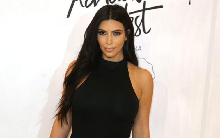 Kim Kardashian posó totalmente desnuda y recibió cientos de elogios