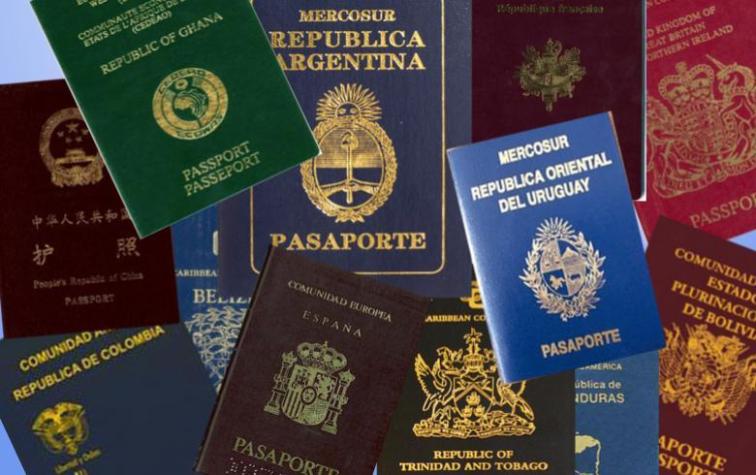 Fueron retenidas en el aeropuerto por no parecerse a la foto de su pasaporte tras cirugía