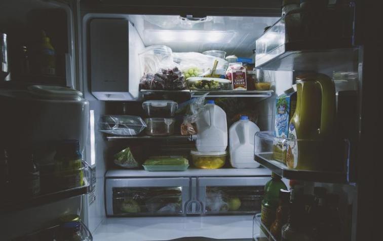 Hombre quedó encerrado en un refrigerador y tomó una astuta decisión