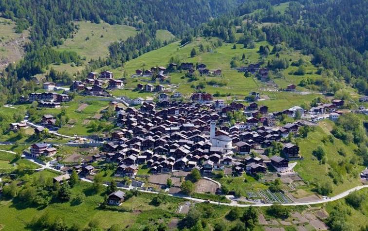 El pueblo en Suiza donde te pagan 60 mil euros por vivir ahí