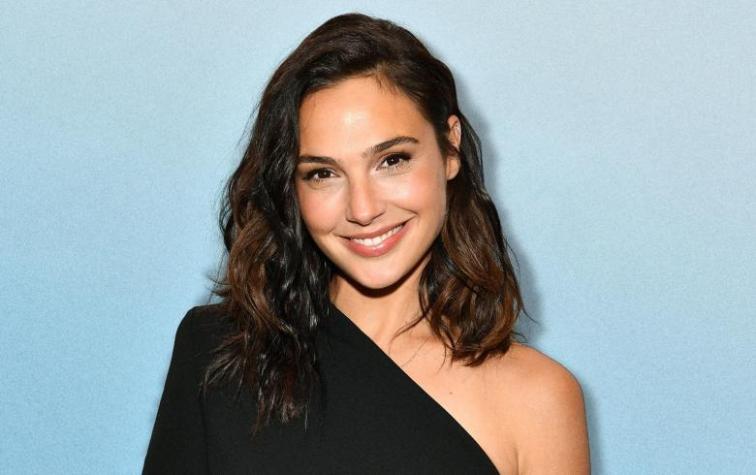 Gal Gadot sorprende a sus seguidores con foto sexy