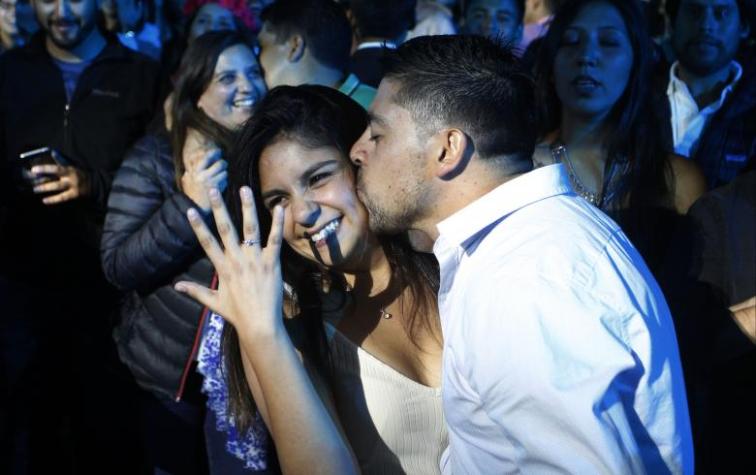 La polémica que surgió contra hombre que pidió matrimonio en el Festival de Viña