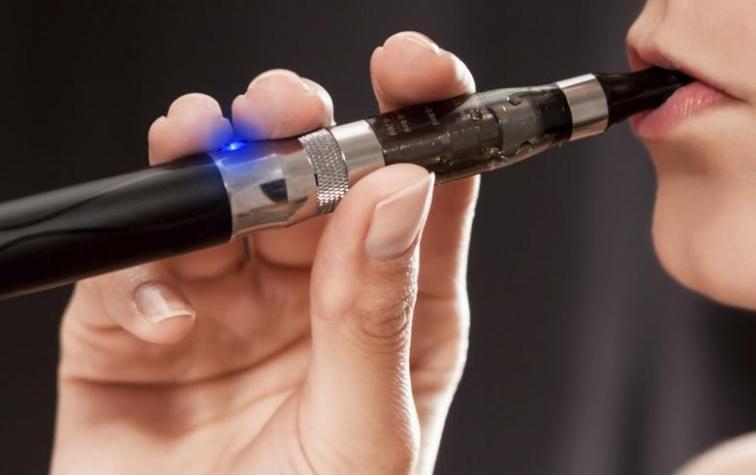 Estudio señala que cigarrillos electrónicos serían más tóxicos que la nicotina