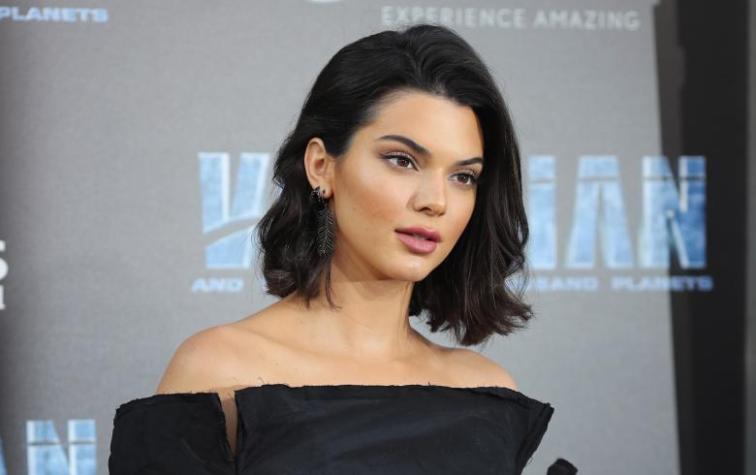Celebface: la cuenta de Instagram que delata los retoques de los famosos