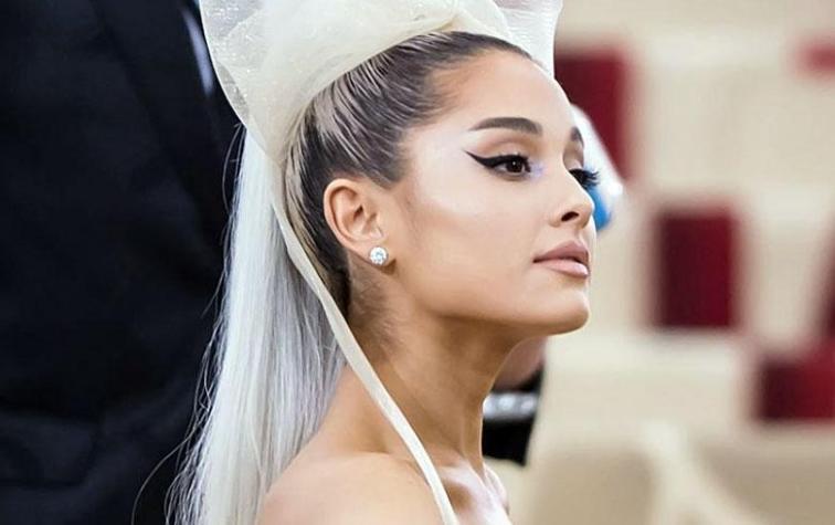 Ariana Grande termina llorando al recordar el ataque terrorista en Manchester